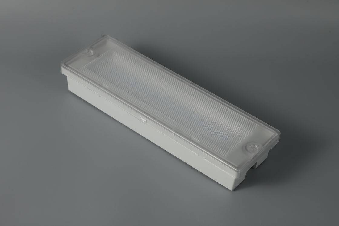 Lumière d'urgence LED imperméable à l'eau IP65 Non entretenue en position humide 220V 240V 7.5W L130MN